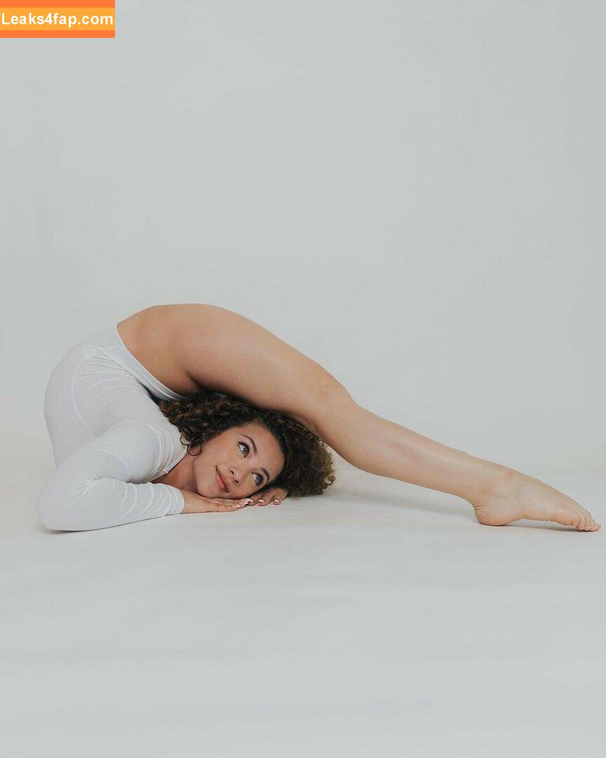 Sofie Dossi / sofiedossi leaked photo photo #0090