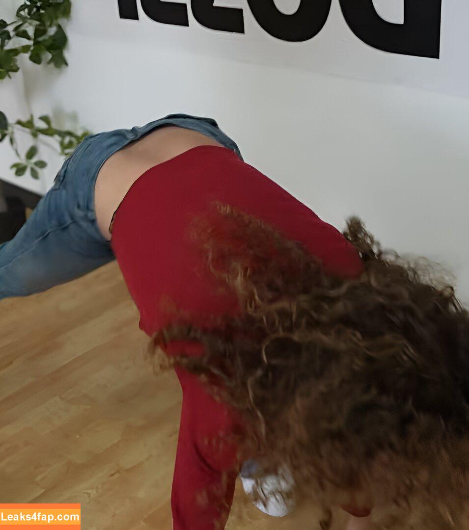 Sofie Dossi / sofiedossi слитое фото фото #0362