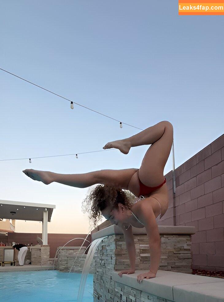 Sofie Dossi / sofiedossi leaked photo photo #0379