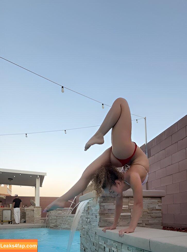 Sofie Dossi / sofiedossi leaked photo photo #0380