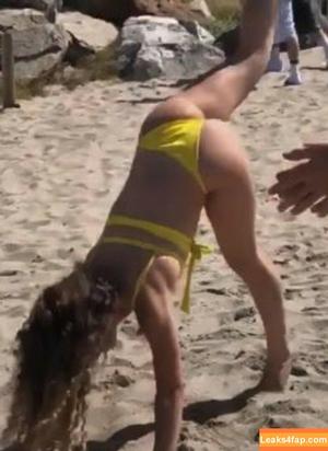 Sofie Dossi photo #0010