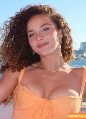Sofie Dossi photo #0015