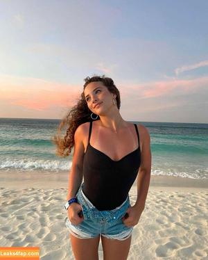 Sofie Dossi photo #0059