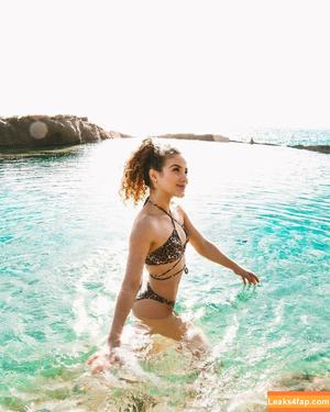 Sofie Dossi photo #0116
