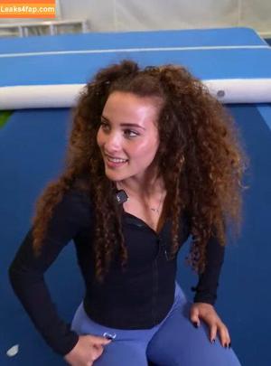 Sofie Dossi photo #0222