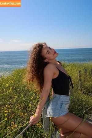 Sofie Dossi photo #0304