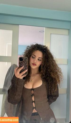 Sofie Dossi photo #0336