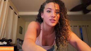 Sofie Dossi photo #0400