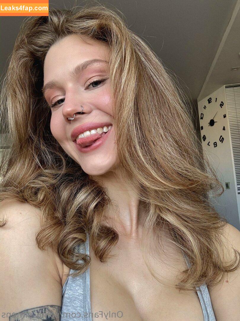 sofiia_simens / Sofiia / simenszen leaked photo photo #0045
