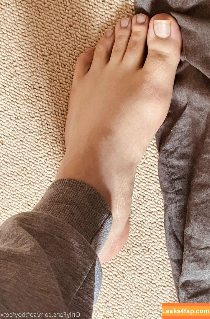 softboyfeetx /  leaked photo photo #0162