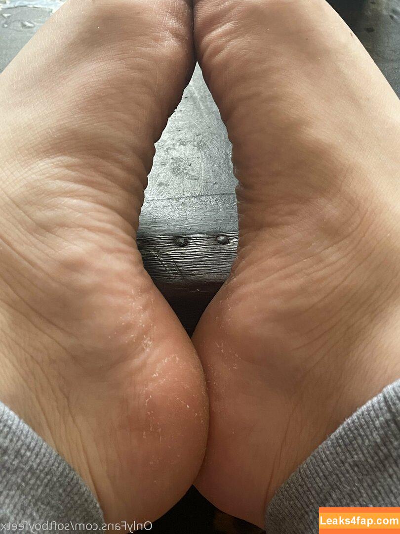 softboyfeetx /  leaked photo photo #0185