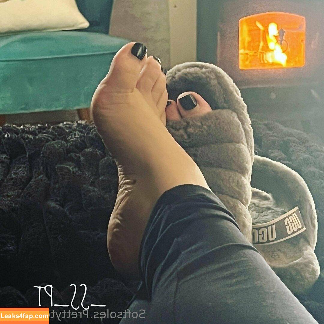 softsoles.prettytoesxoxo /  leaked photo photo #0031