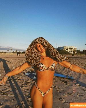 Sol Ruca photo #0036
