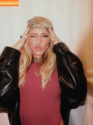 Sol Ruca photo #0463