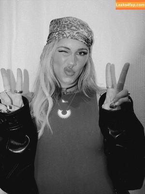 Sol Ruca photo #0466