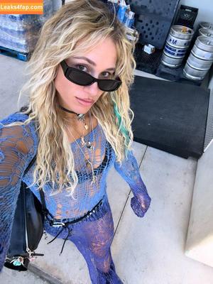 Sol Ruca photo #0480