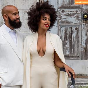 Solange Knowle photo #0016