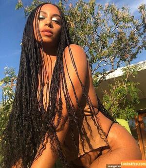 Solange Knowle photo #0019