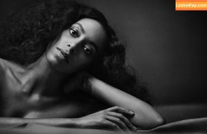 Solange Knowle photo #0020