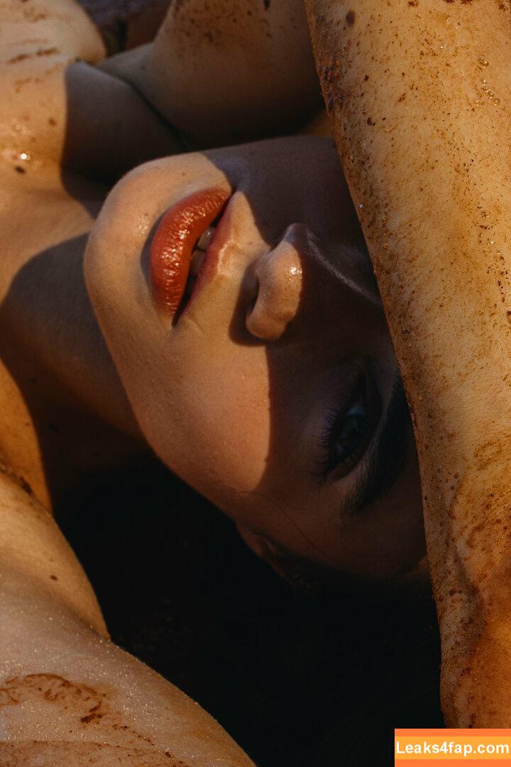 Solomia Maievska / miamaievska / solomia_maievska слитое фото фото #0952