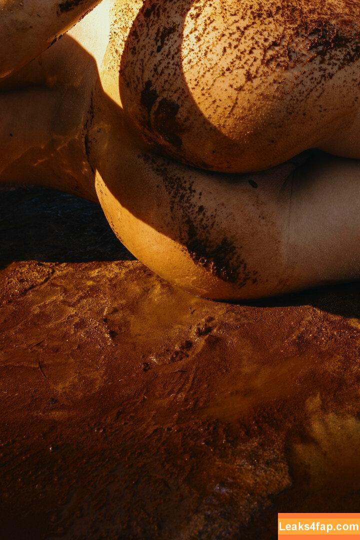 Solomia Maievska / miamaievska / solomia_maievska слитое фото фото #0953