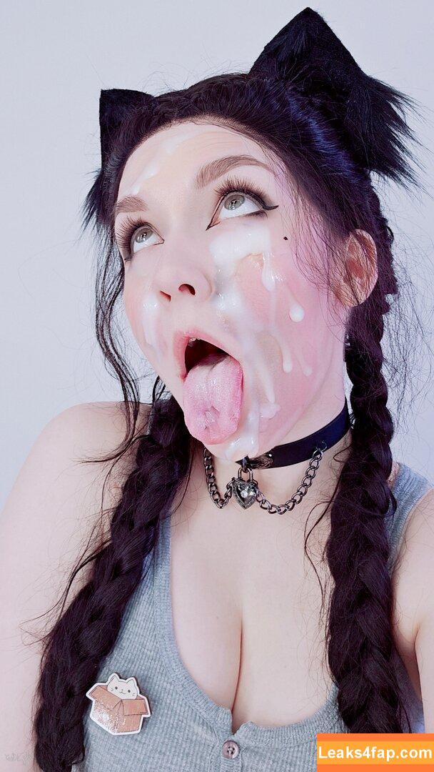 Some ASMRtist / asmrglow / asmrmaddy leaked photo photo #0024