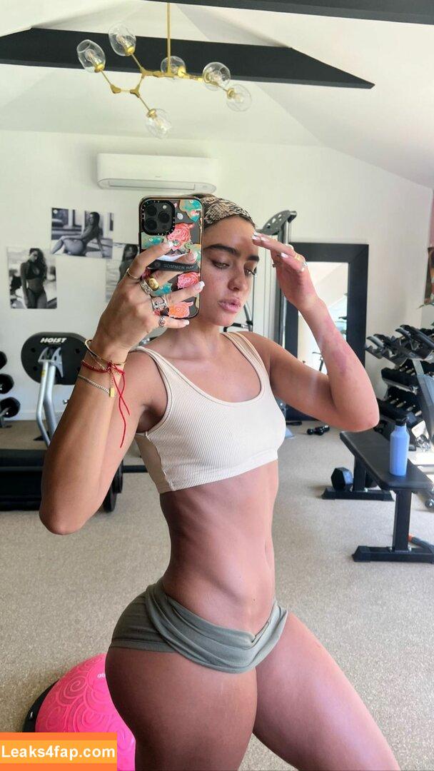 Sommer Ray / https: / sommer-ray / sommerray слитое фото фото #0867