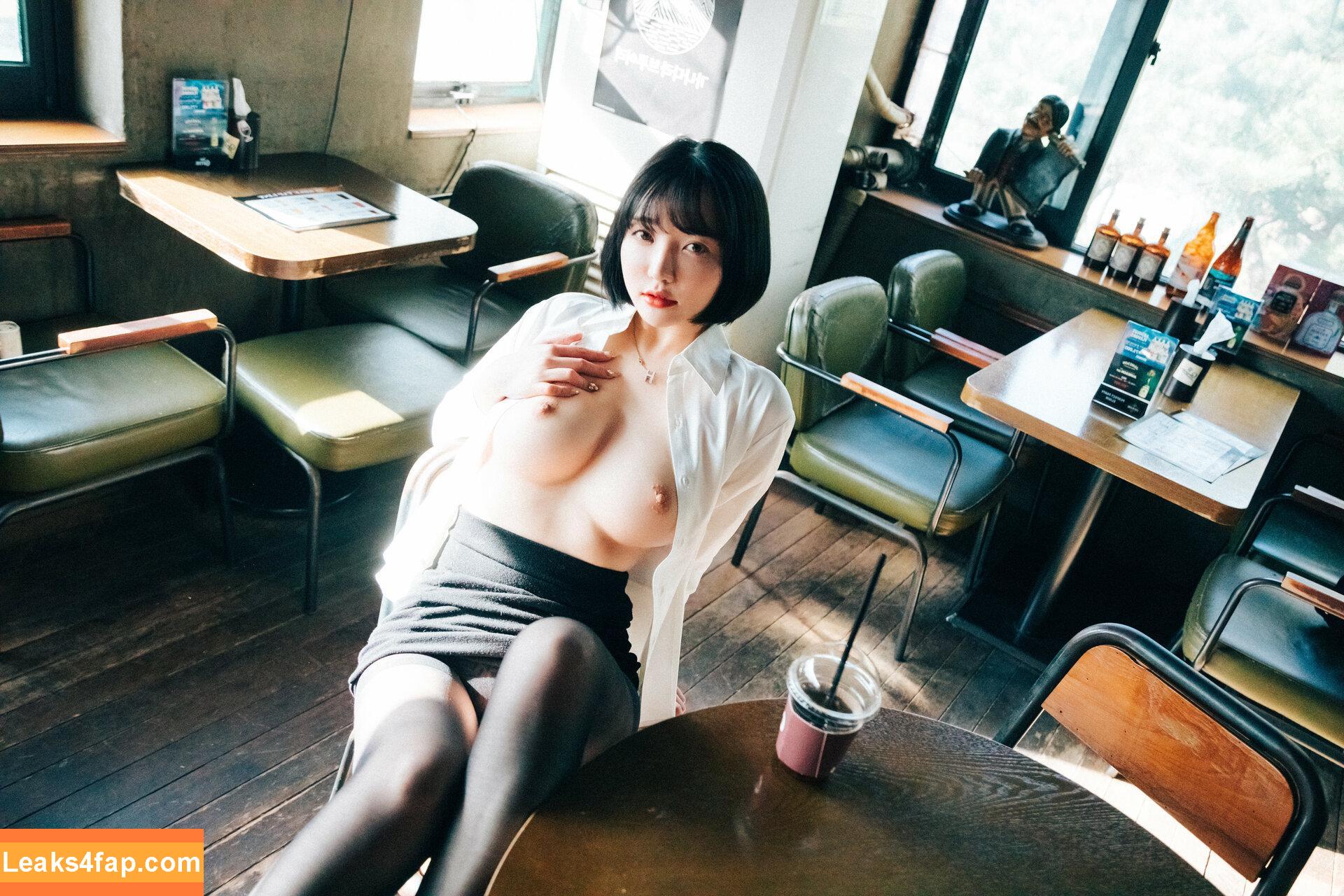 Son Ye Eun / BJ Eunsora 은소라 / Yenny / ye._eun_s2 / yeeny618 / yeeunz1 / 손예은 leaked photo photo #0219