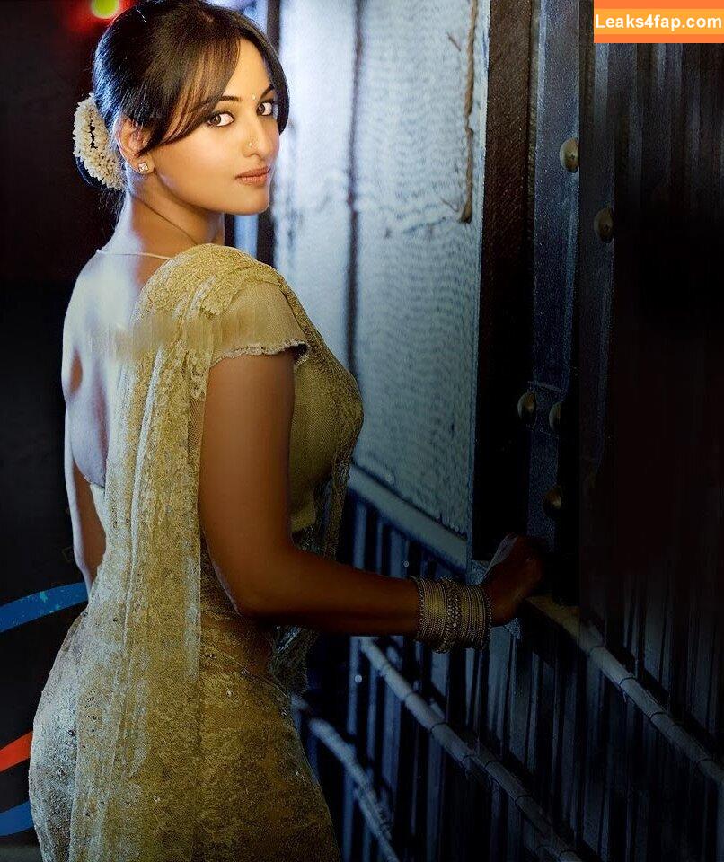 Sonakshi Sinha /  leaked photo photo #0002