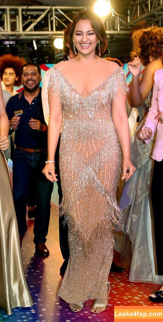 Sonakshi Sinha /  leaked photo photo #0016