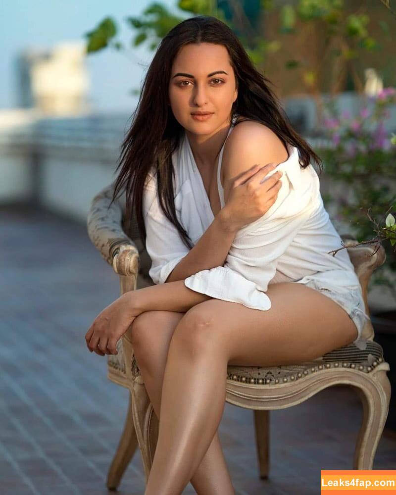 Sonakshi Sinha /  leaked photo photo #0017