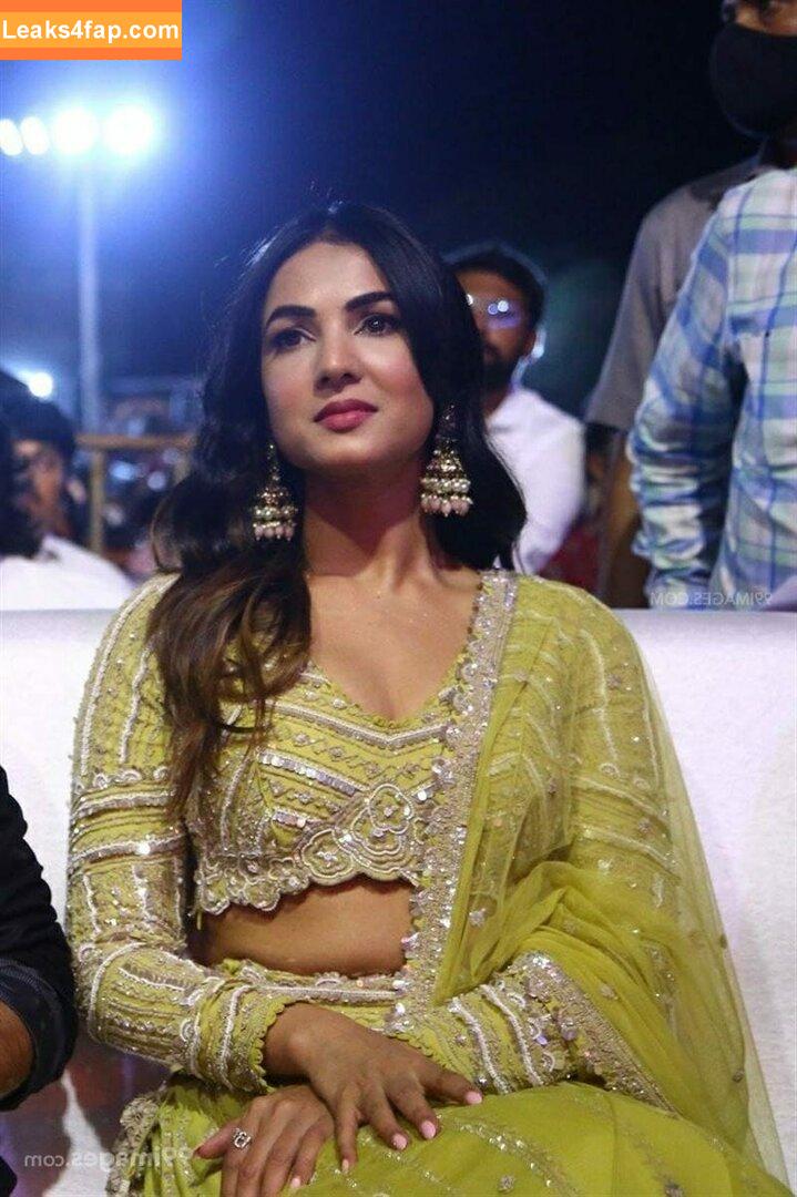 Sonal Chauhan / sonalchauhan слитое фото фото #0033