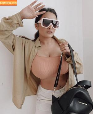 Sonali Malhotra photo #0003
