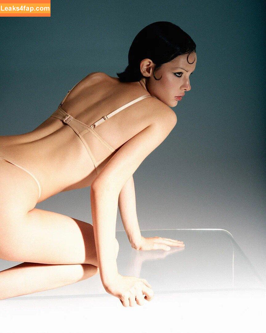 Sonya Zoloeva / Model / sonyazoloeva слитое фото фото #0274