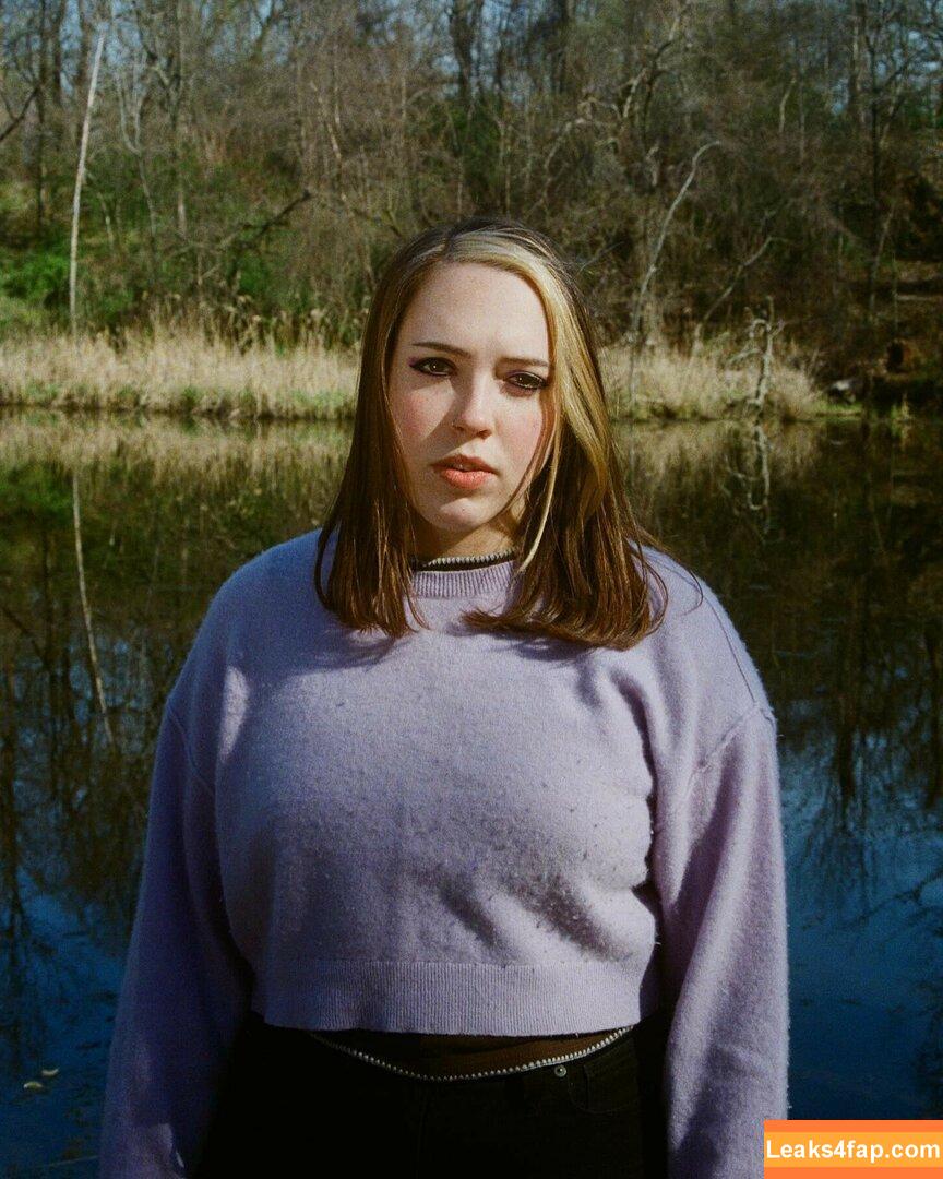 Sophia Allison / Soccer Mommy / soccermommyband leaked photo photo #0005