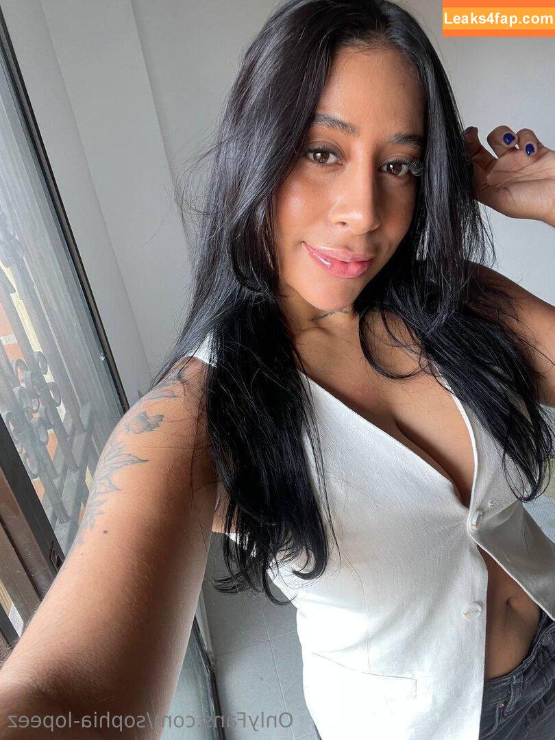 sophia-lopeez / wow_sophialopez leaked photo photo #0002