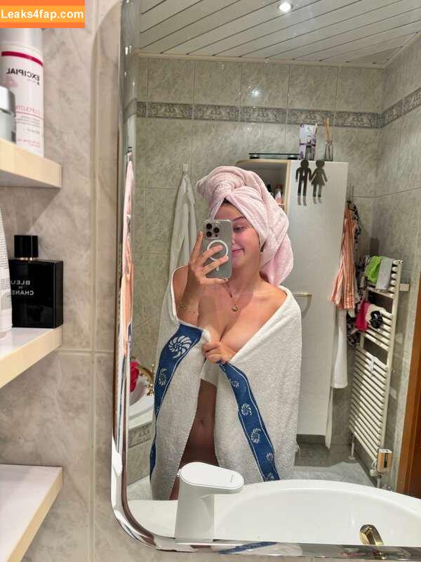 sophie.blondie / sophieraiin leaked photo photo #0006