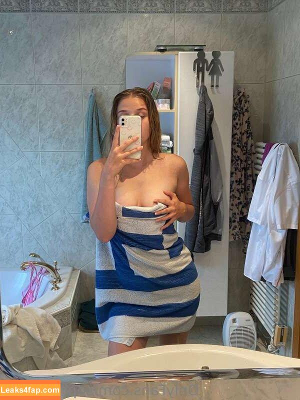 sophie.blondie / sophieraiin leaked photo photo #0015