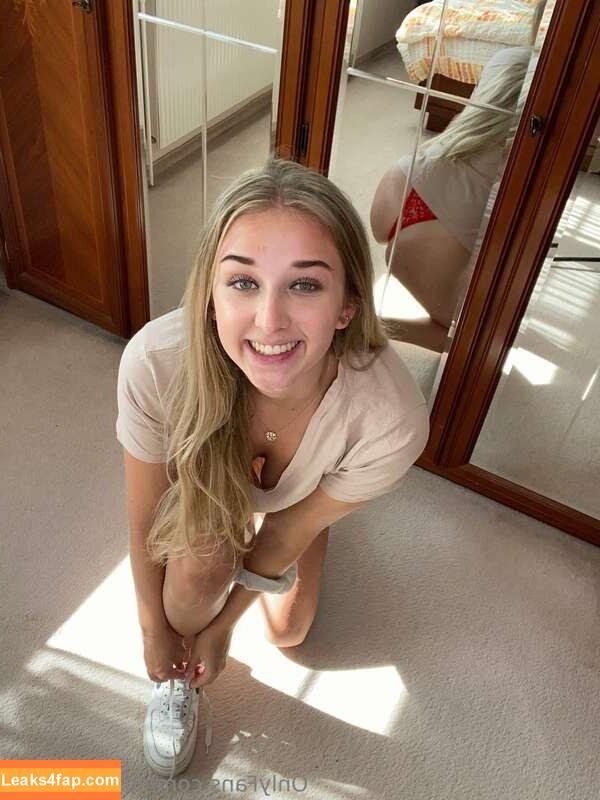 sophie.blondie / sophieraiin leaked photo photo #0017