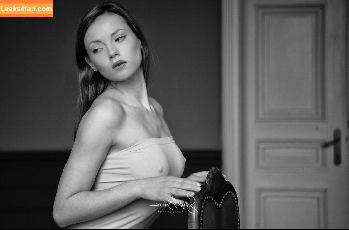 Sophie La Sage / sophie_la_sage / sophielasage_official leaked photo photo #0005