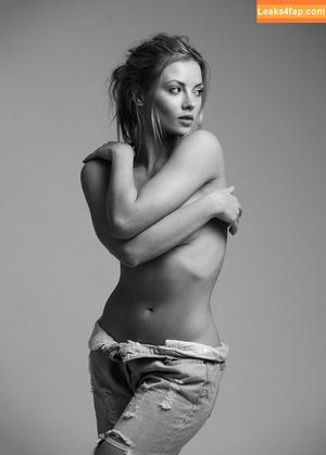 Sophie La Sage photo #0573