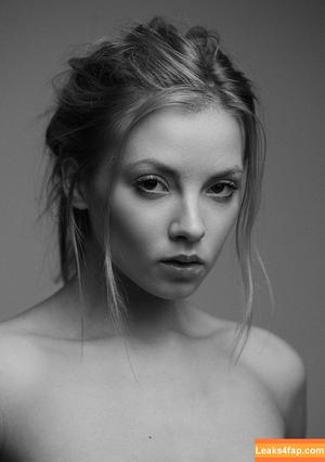 Sophie La Sage photo #0574