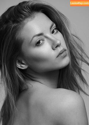 Sophie La Sage photo #0583