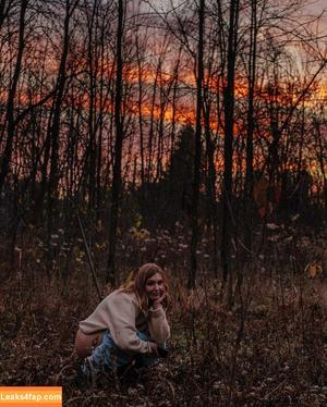 Sophie Nelisse фото #0015