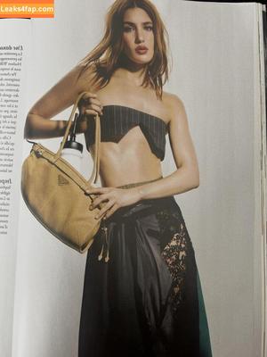 Sophie Nelisse фото #0129