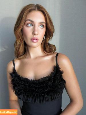 Sophie Nelisse photo #0132