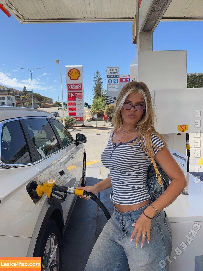 Sophie Schnur / soophie.schnr / sophie.schnr / sophieschnr leaked photo photo #0444