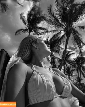 Sophie Schnur photo #0120