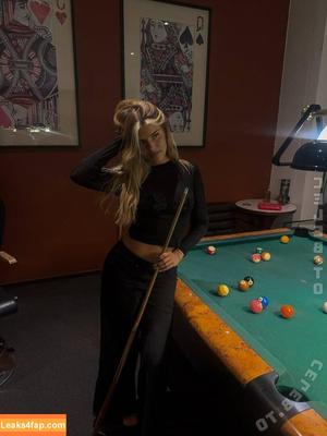 Sophie Schnur photo #0447