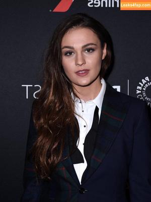 Sophie Skelton photo #0060